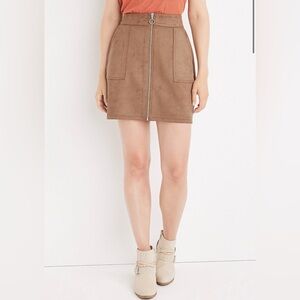 Maurices Soft Faux Suede Sailor Pocket Zipper Short Skirt in Fawn Size 4 NWT